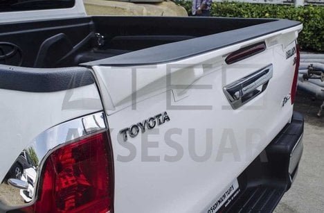fa3baa0739e80a96970a18965163b33e.jpg TOYOTA HILUX REVO ( 2016-2019) BAGAJ KAPAK ÜST KAPLAMA - Görsel 1