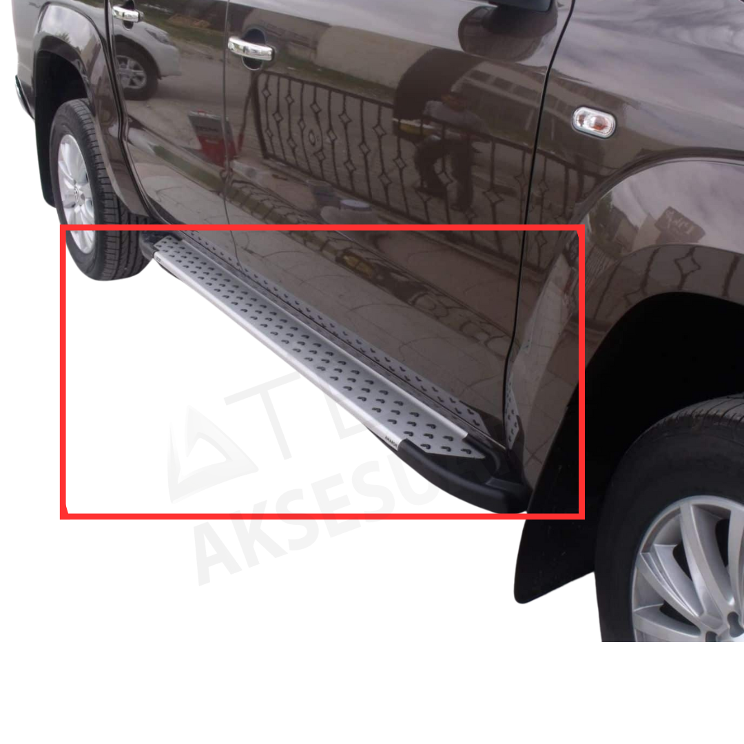 volkswagen-amarok-noktali-yan-basamak-2.png Volkswagen Amarok Yan Basamak Noktalı Model Kaydırmaz - Görsel 1