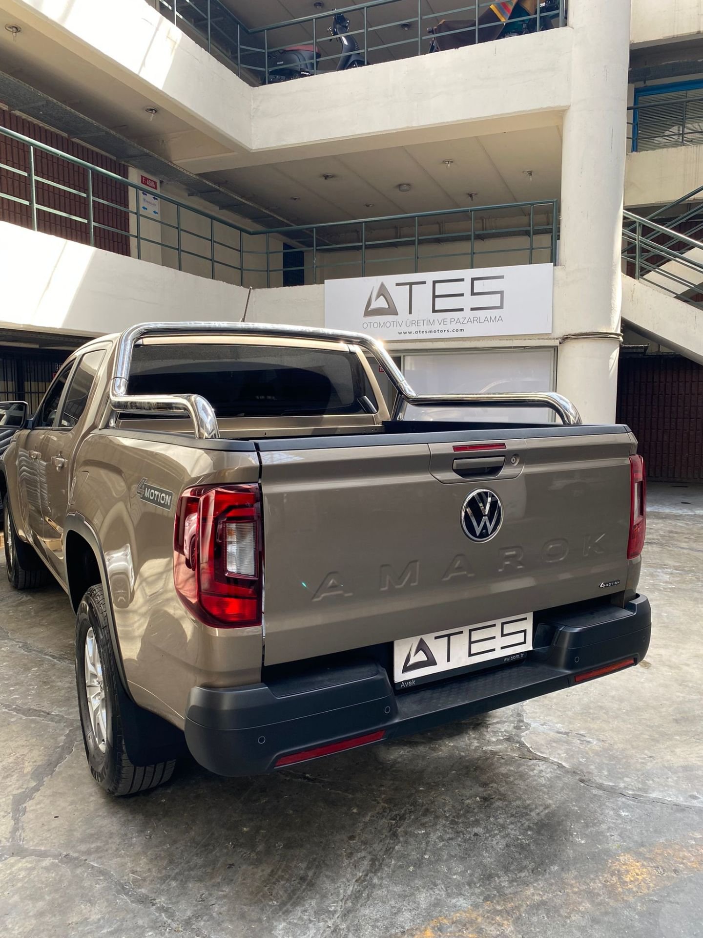 whatsapp-image-2023-10-12-at-12-30-02.jpeg Amarok 2023 Krom Rollbar - Görsel 1